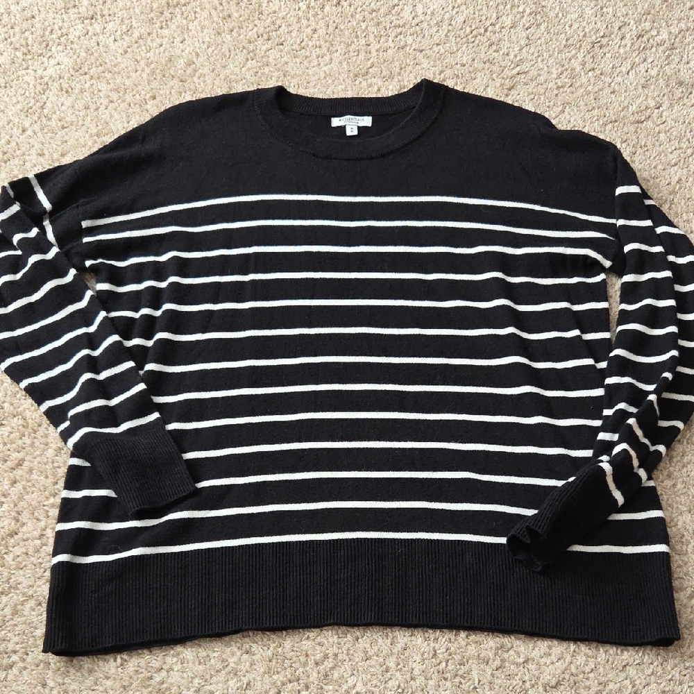 Reitmans Black and White Striped Crewneck Sweater